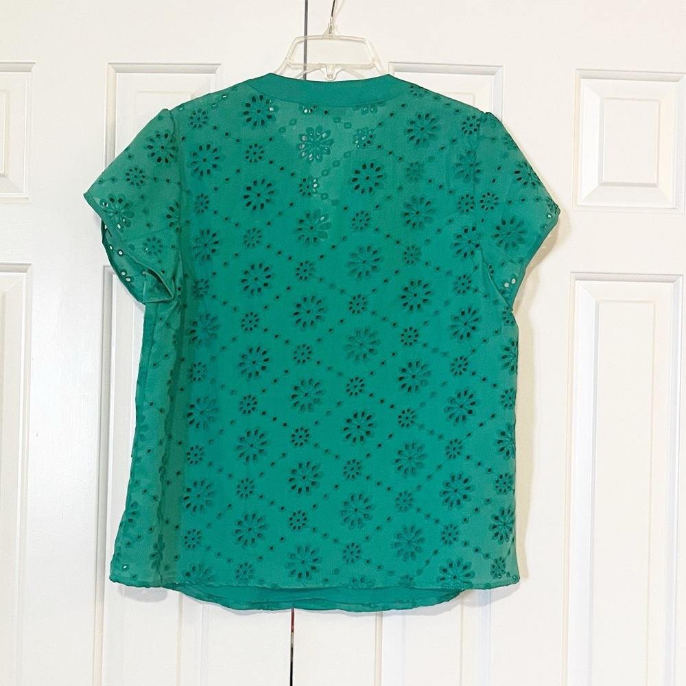 Kate Kasin Green Eyelet Lace Blouse | Short Petal Sleeves | NWOT | Size Large - Picture 8 of 16